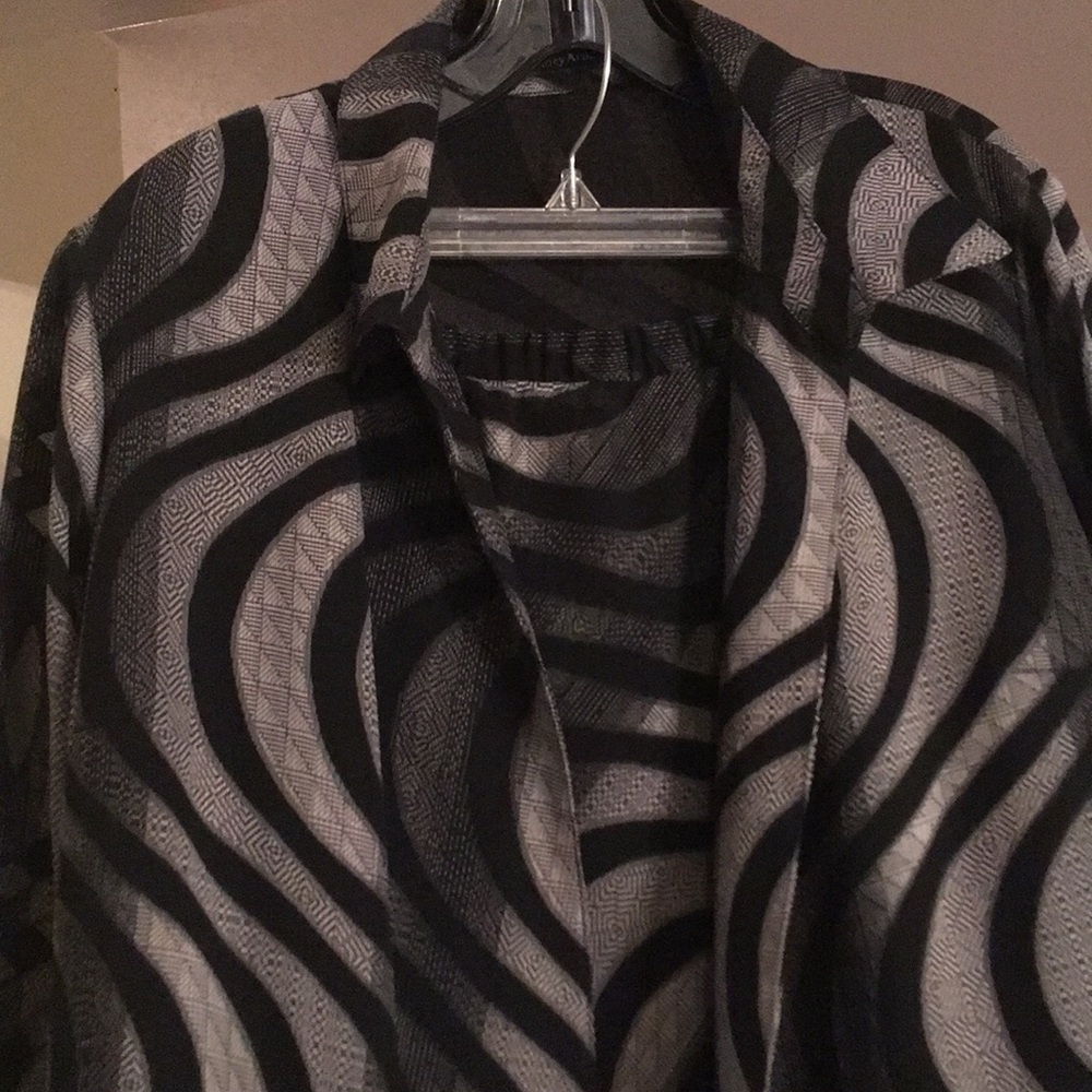 Bentley Arbuckle swirly pattern skirt set